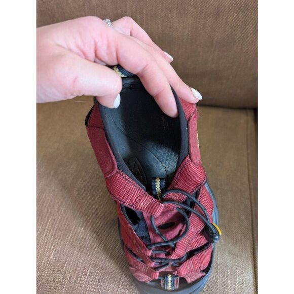 Men's size 10 Red Keen Sandals - Picture 5 of 7